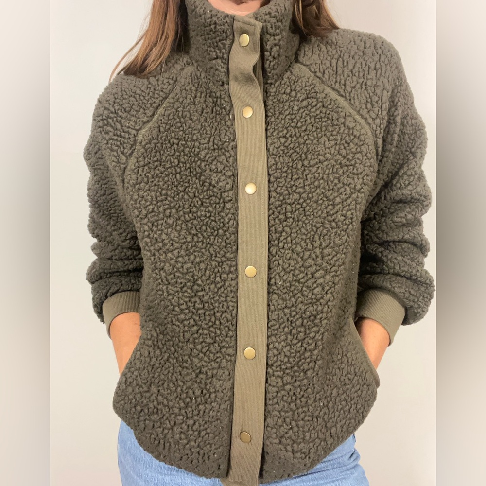 Tecrew Sherpa Fleece Teddy Bomber Jacket – Olive Green Cozy Coat – Size Medium